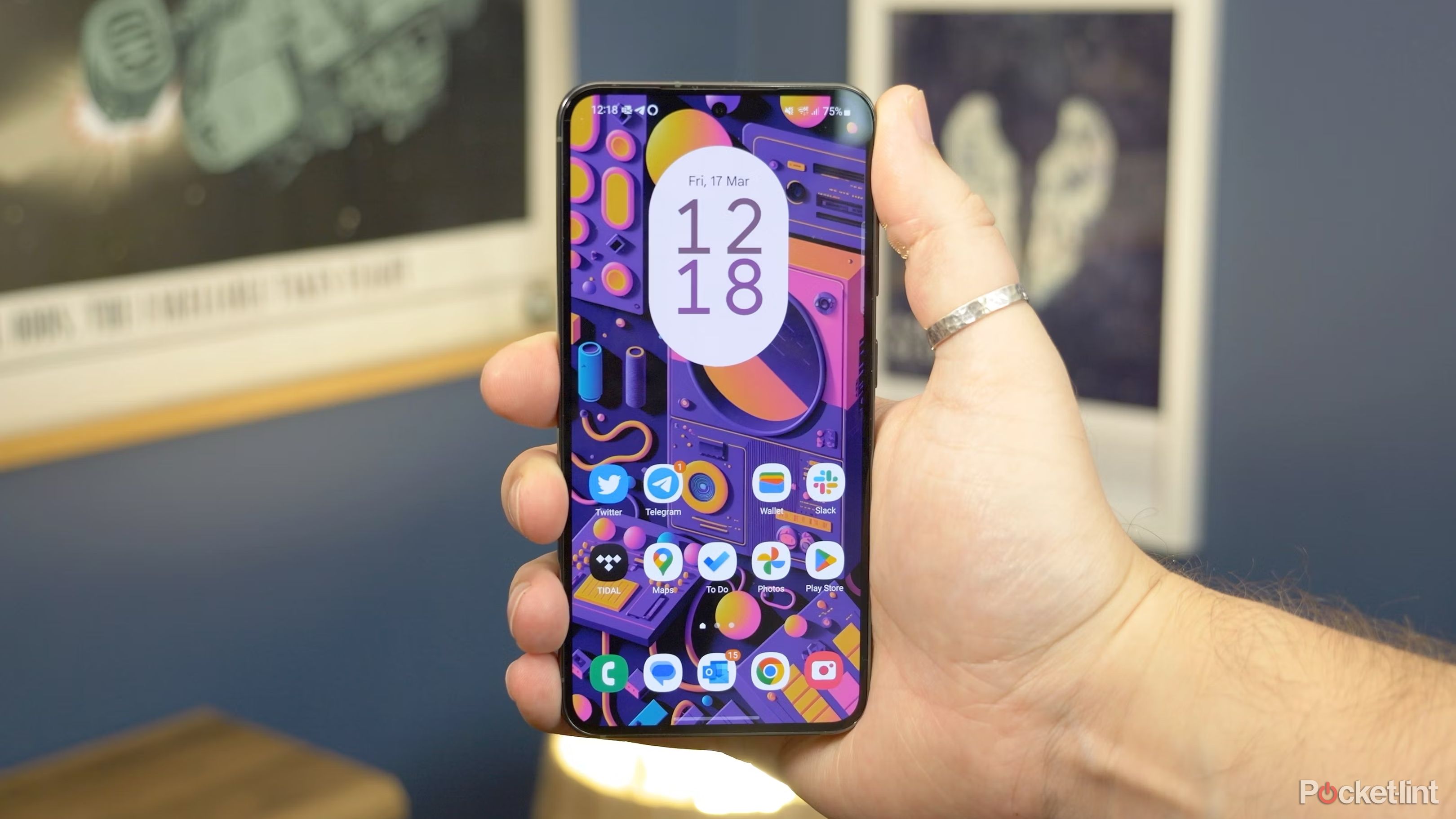 Samsung Galaxy S23 front in hand-2