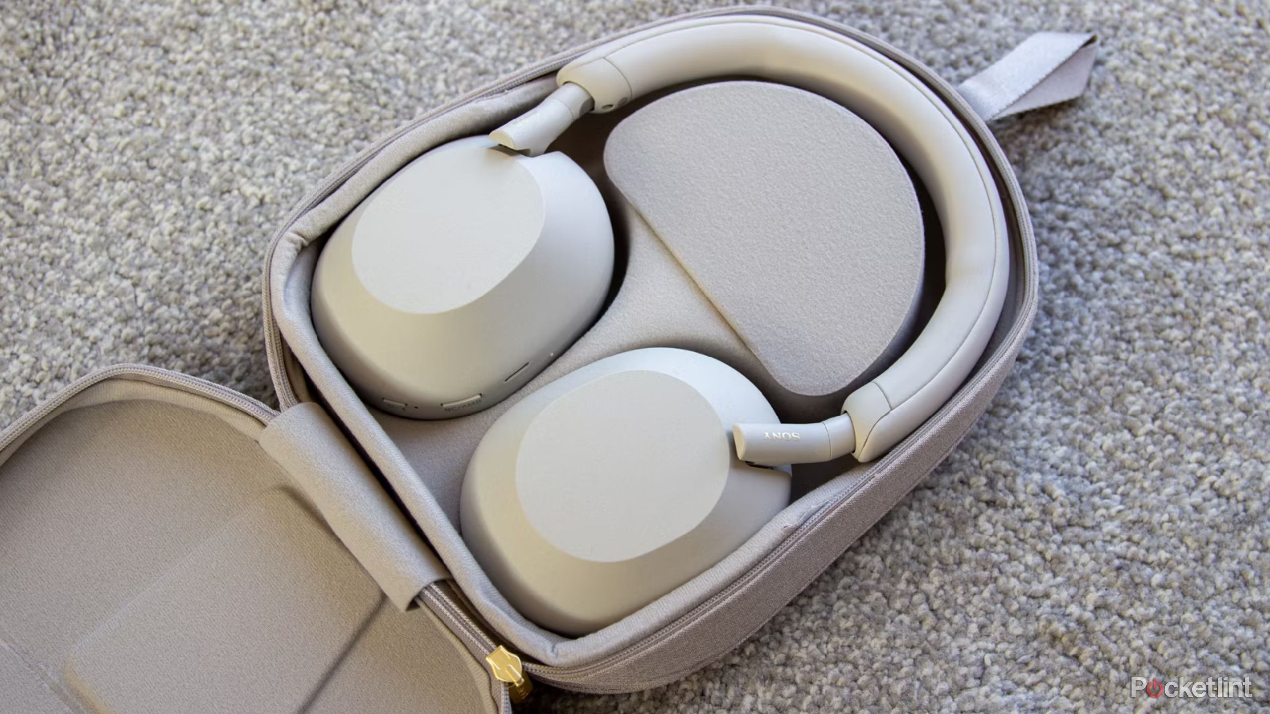 SONY - 美品　SONY　 WH-1000XM5 Sony WH-1000XM5 features that may convince me to ditch wired