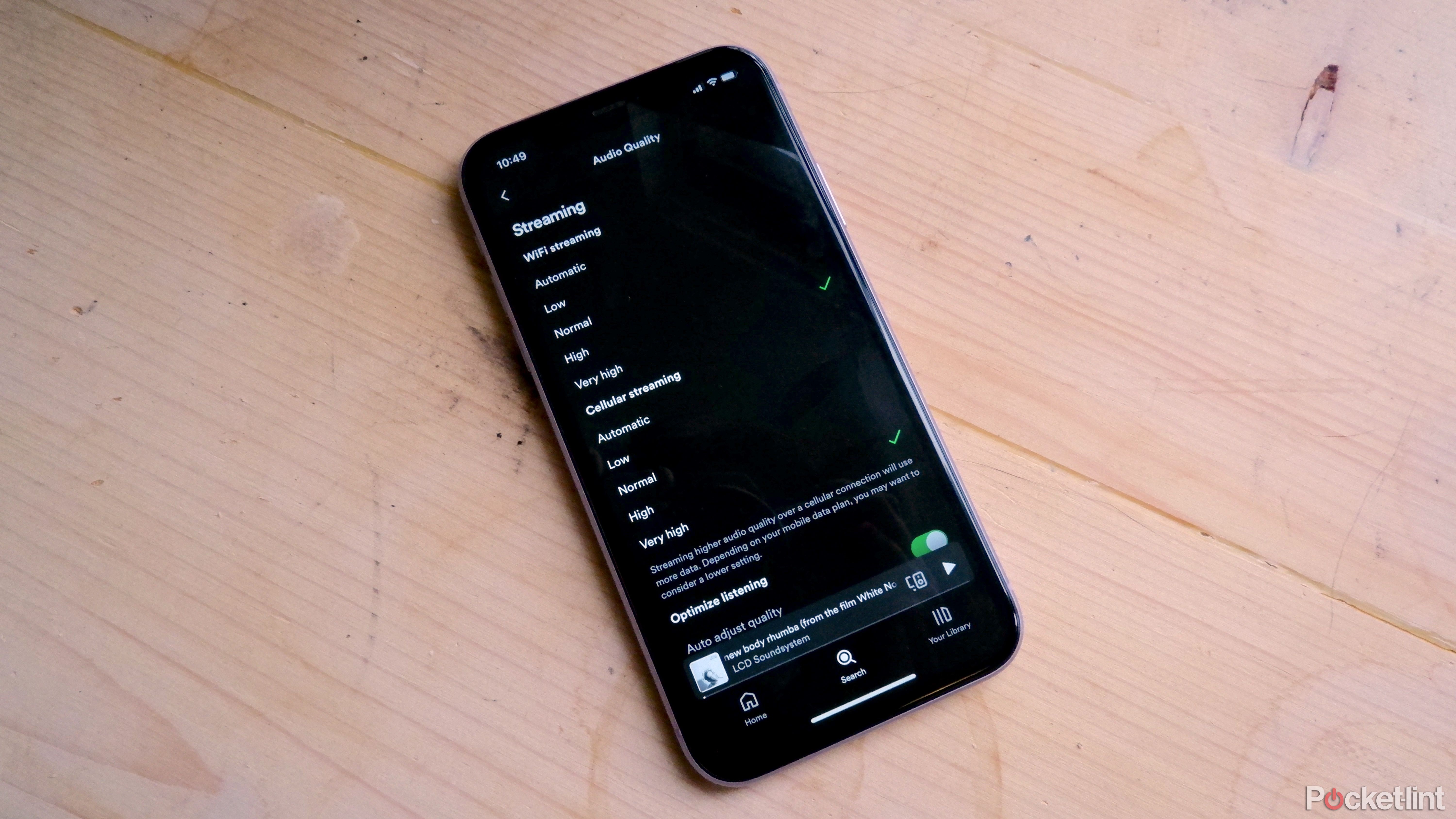 The streaming quality menu on the Spotify app on an iPhone.
