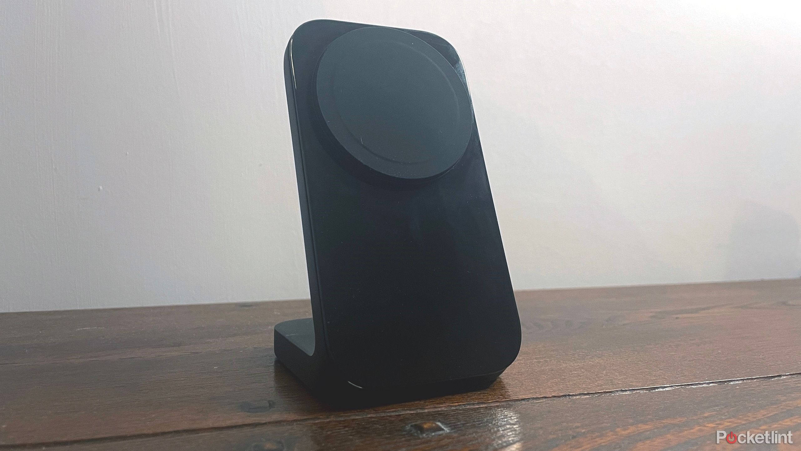 Nomad Qi2 Wireless Charging Stand
