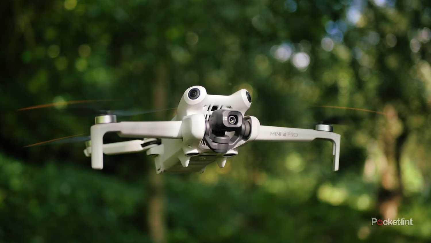 dji-mini-4-pro in flight