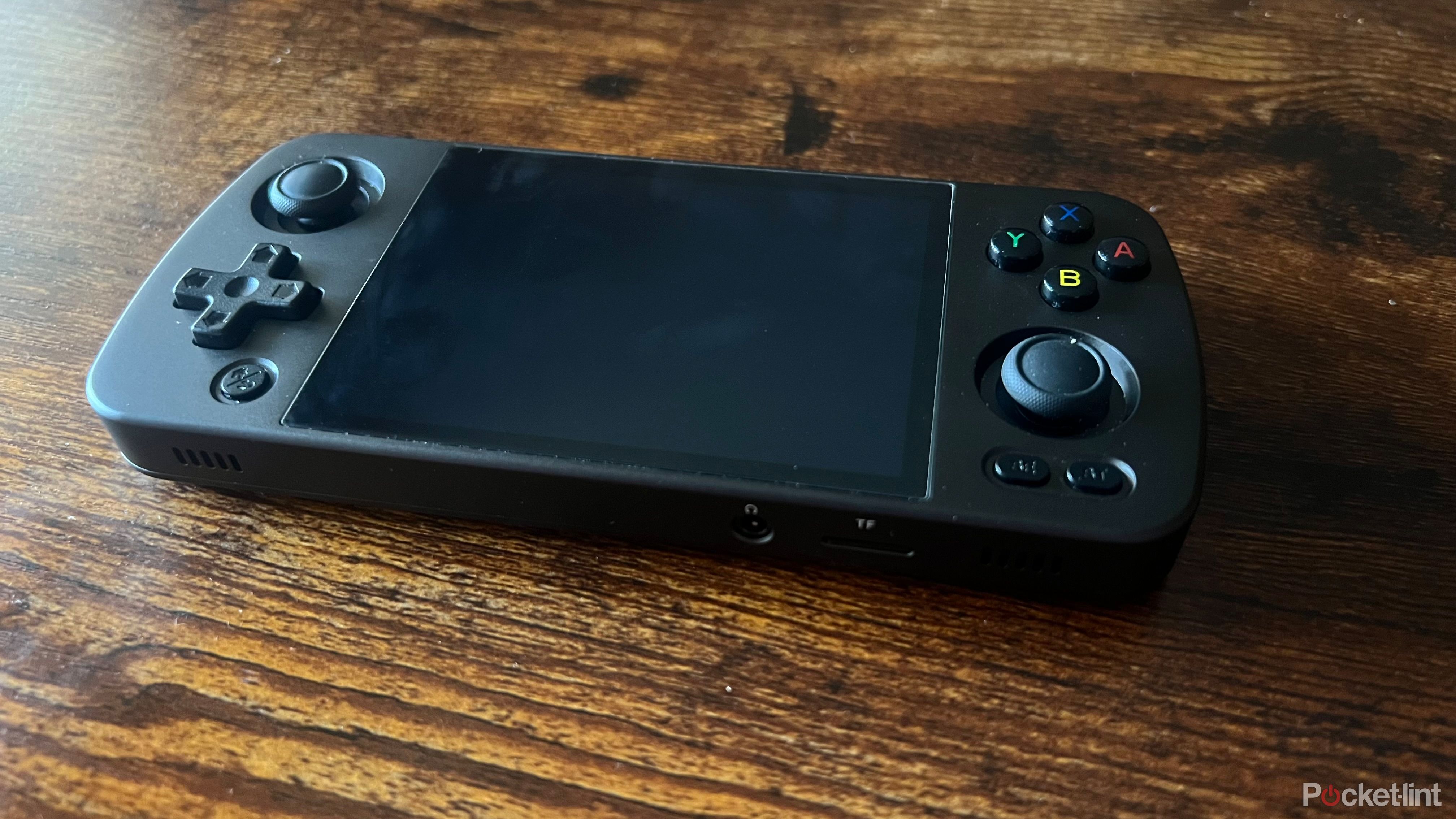 Anbernic RG405M review: Retro emulator, modern hit