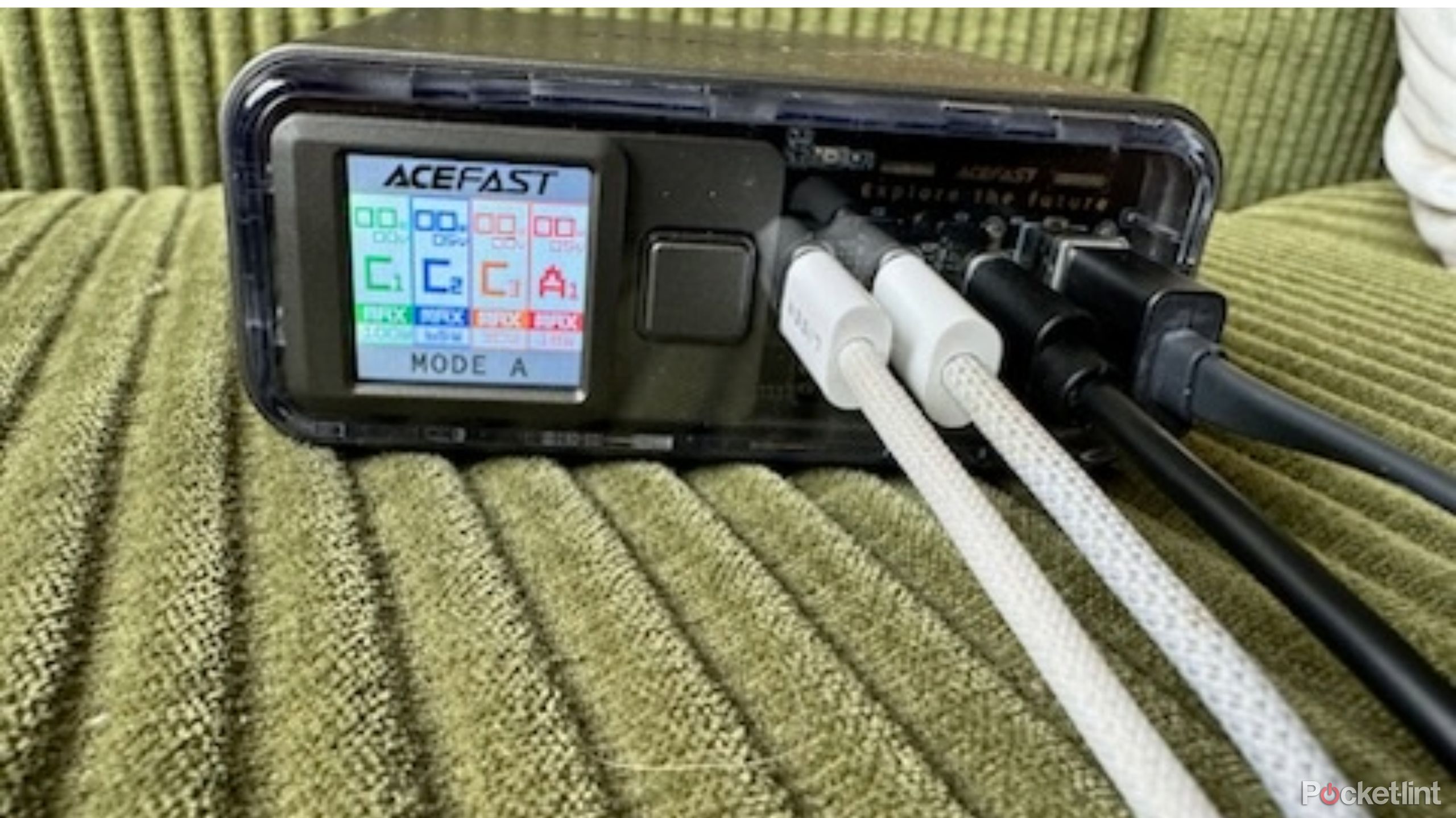 An image of the Acefast Z4 218W power station.