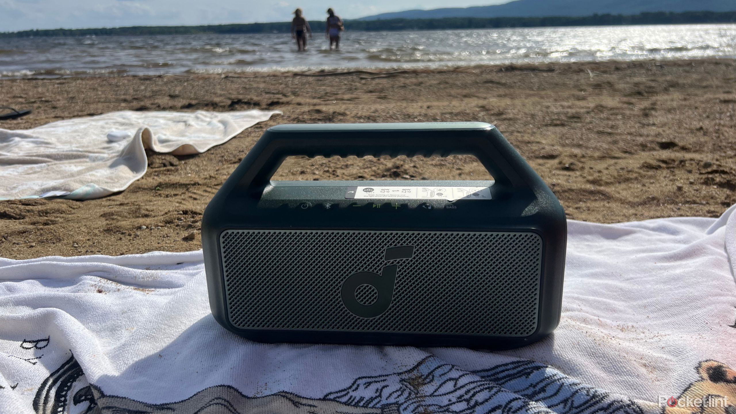 boom 2 speaker beach