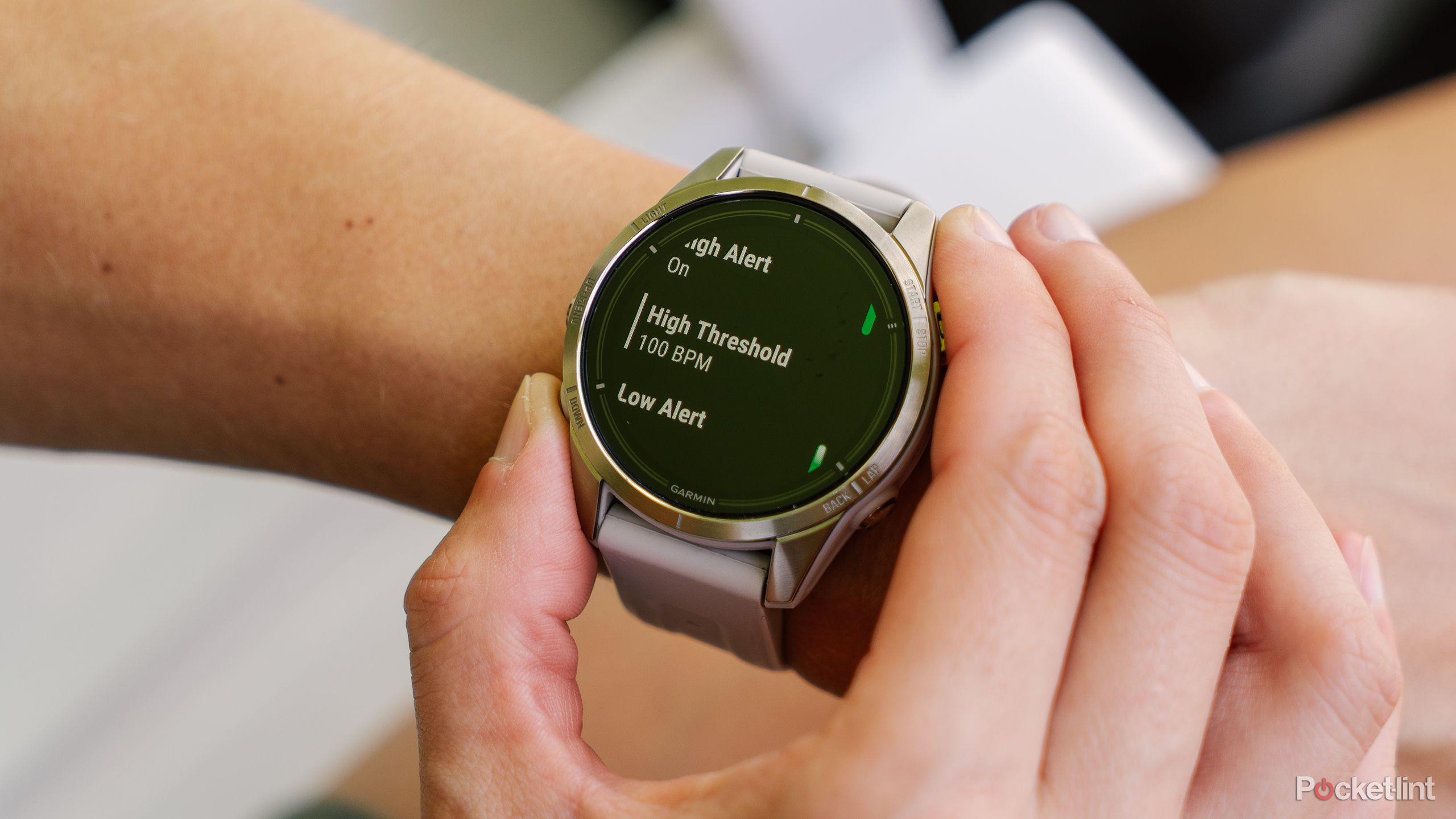 How to turn on abnormal heart rate alerts on a Garmin device