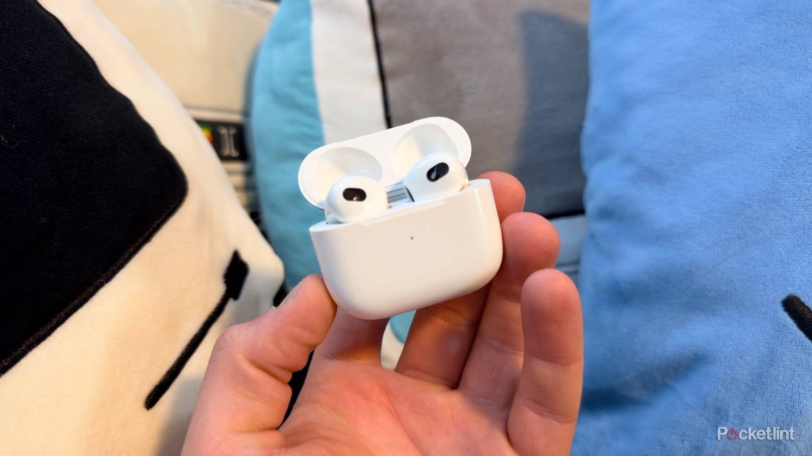 3rd Generation Apple Airpods Vs Fake 3rd Generation Airpods Fake