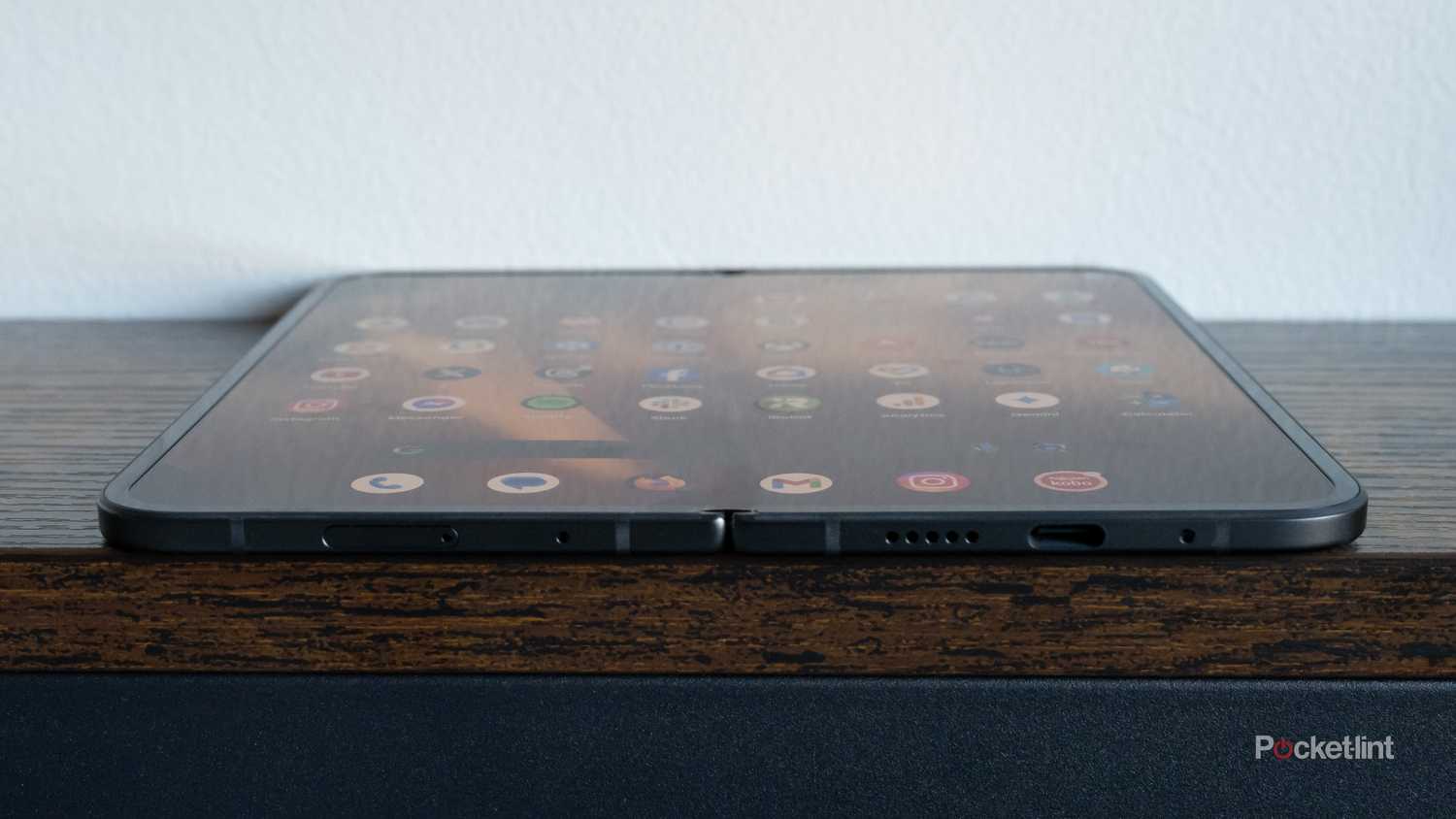 pixel-9-pro-fold-flat