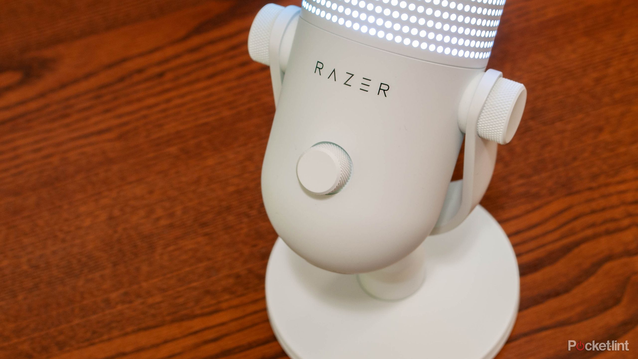 Razer Seiren V3 Chroma ホワイト Amazon.com: Razer Seiren V3 Chroma RGB USB Microphone