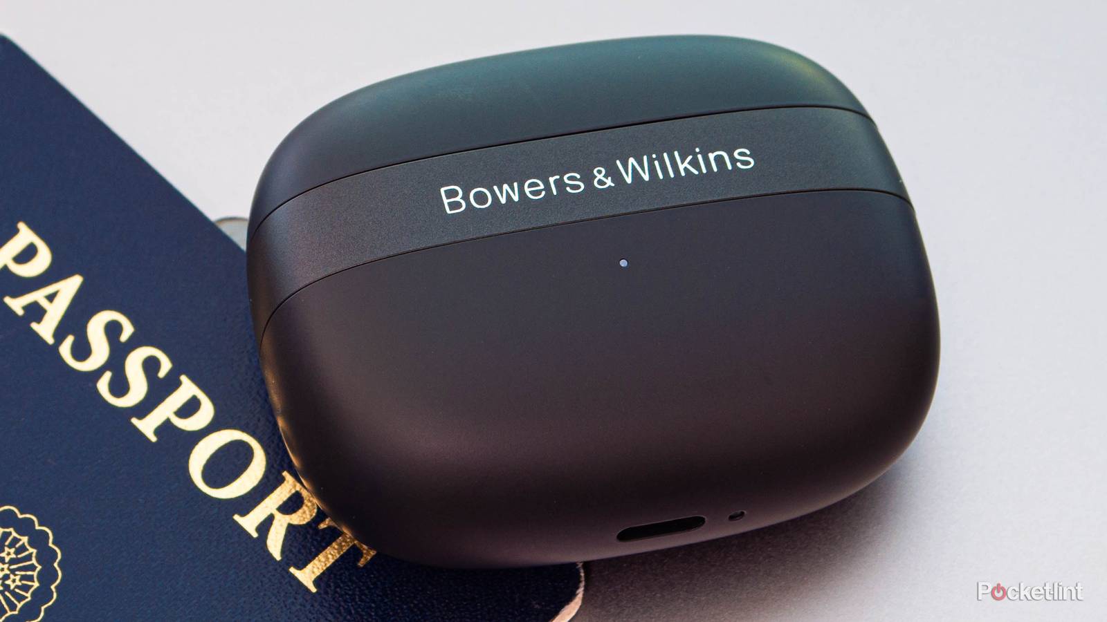 The Bowers Wilkins Pi8 are an audiophiles dream earbuds