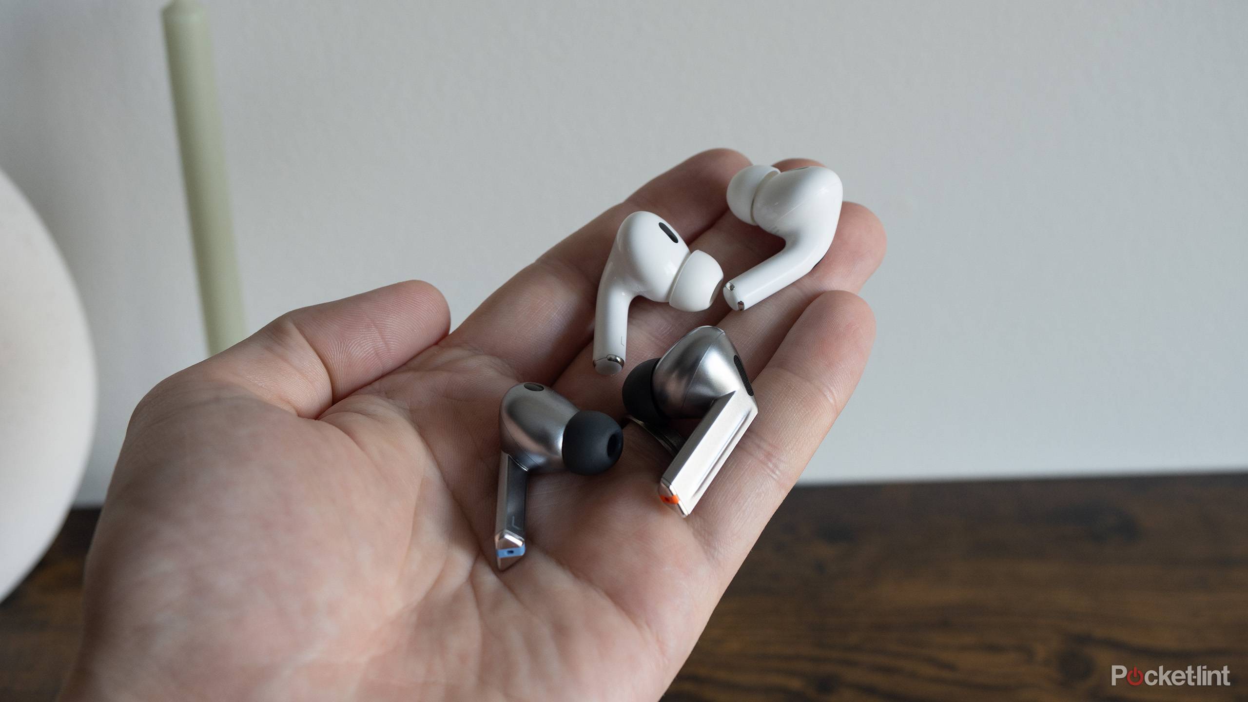 Airpod Pro Which Is Better Airpods Or Galaxy Buds Apple AirPods