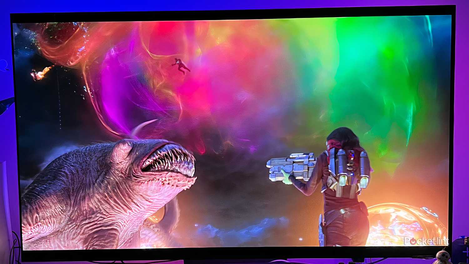 OLED TV로 상영된 영화 가디언즈 오브 갤럭시 2의 스크린샷. 