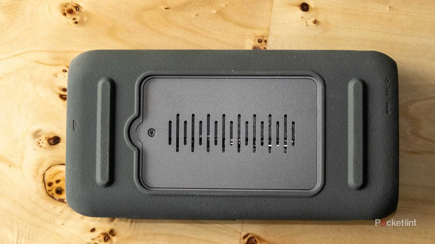 A photograph of the UnifyDrive UT2's ventilated backplate.
