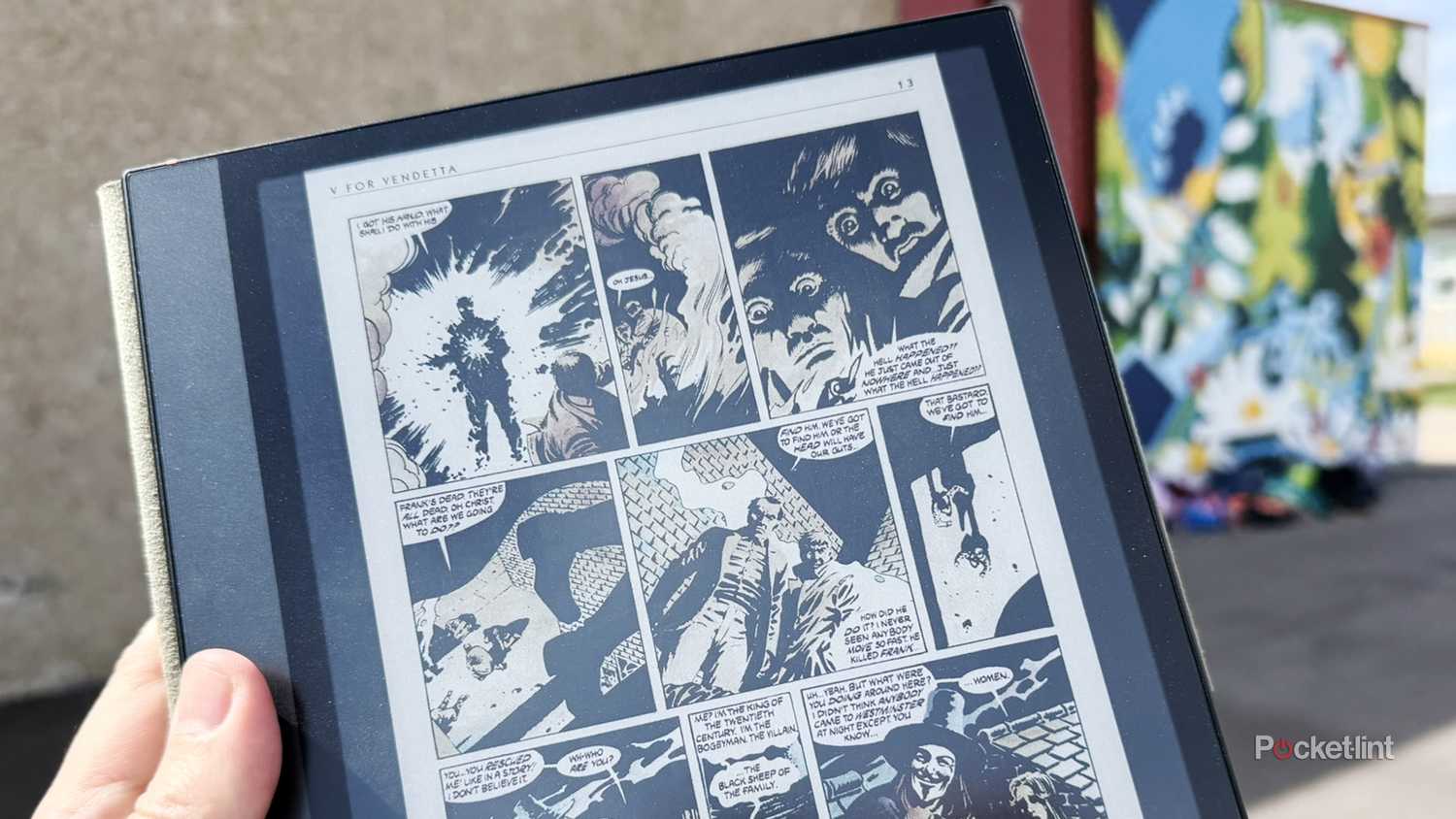 Reading V for Vendetta outdoors on a Boox Note Air4 C.