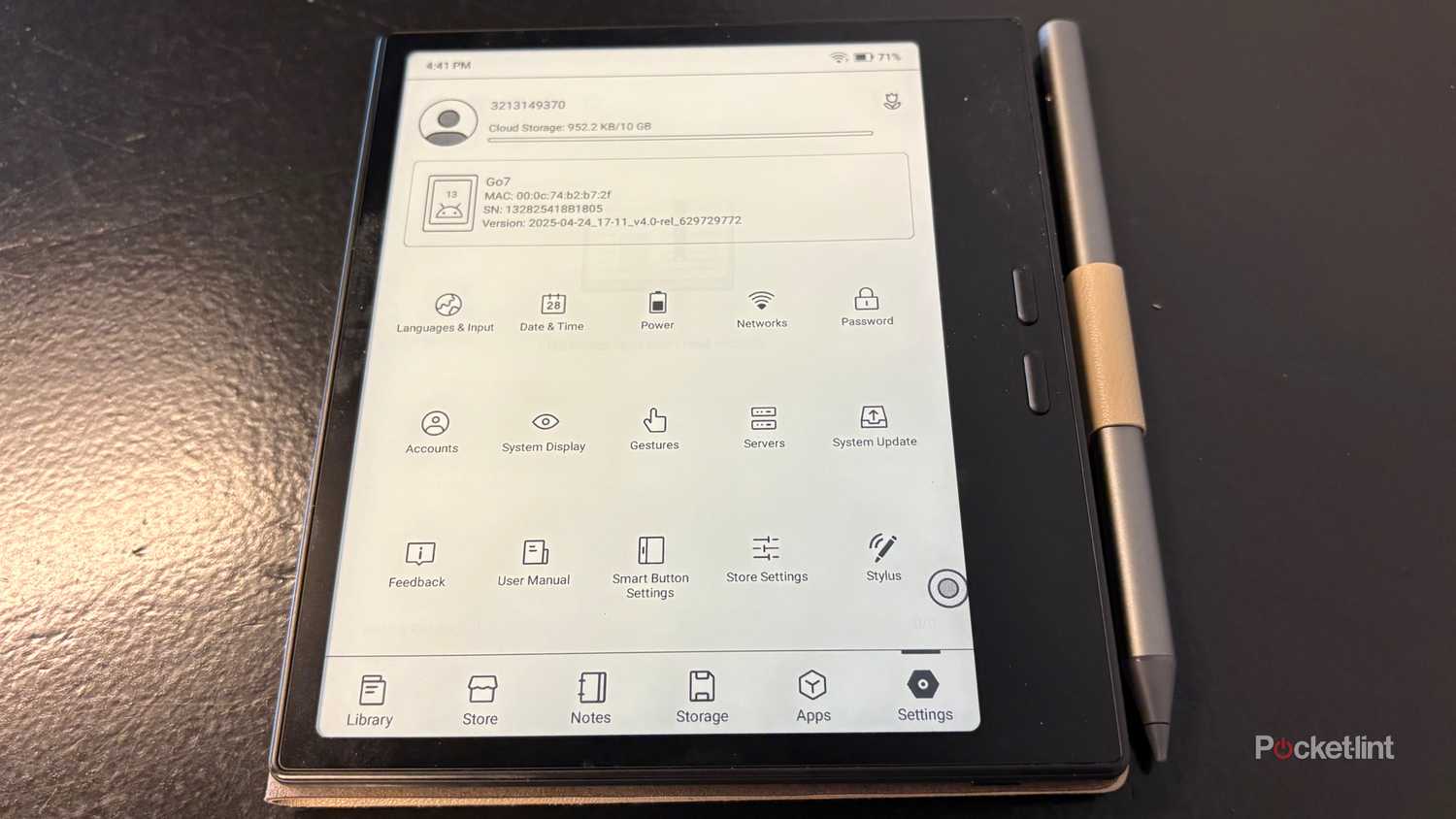 The Boox Go 7 Monochrome let me see life in black and white