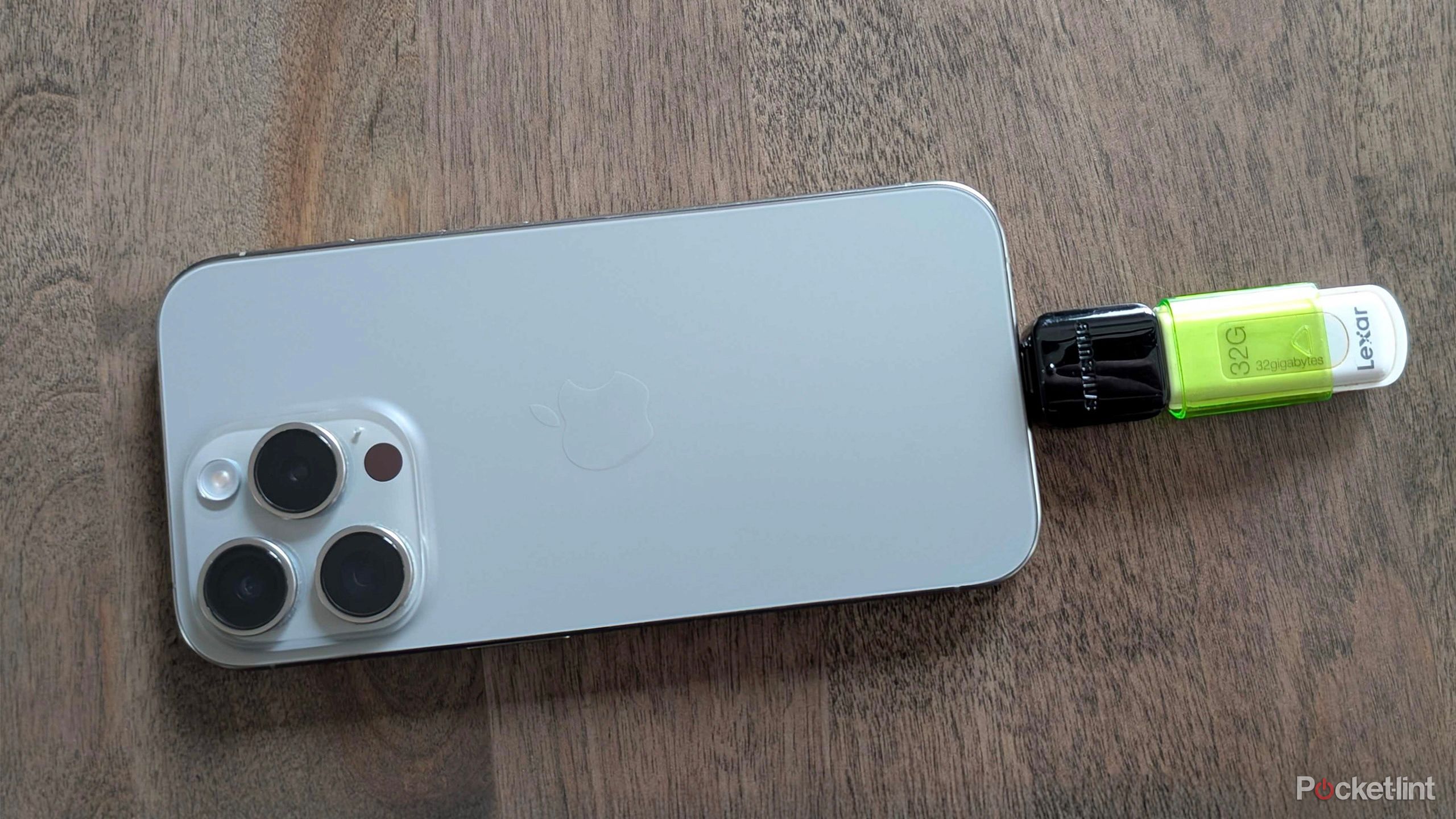 iPhone 15 Pro USB stick header image