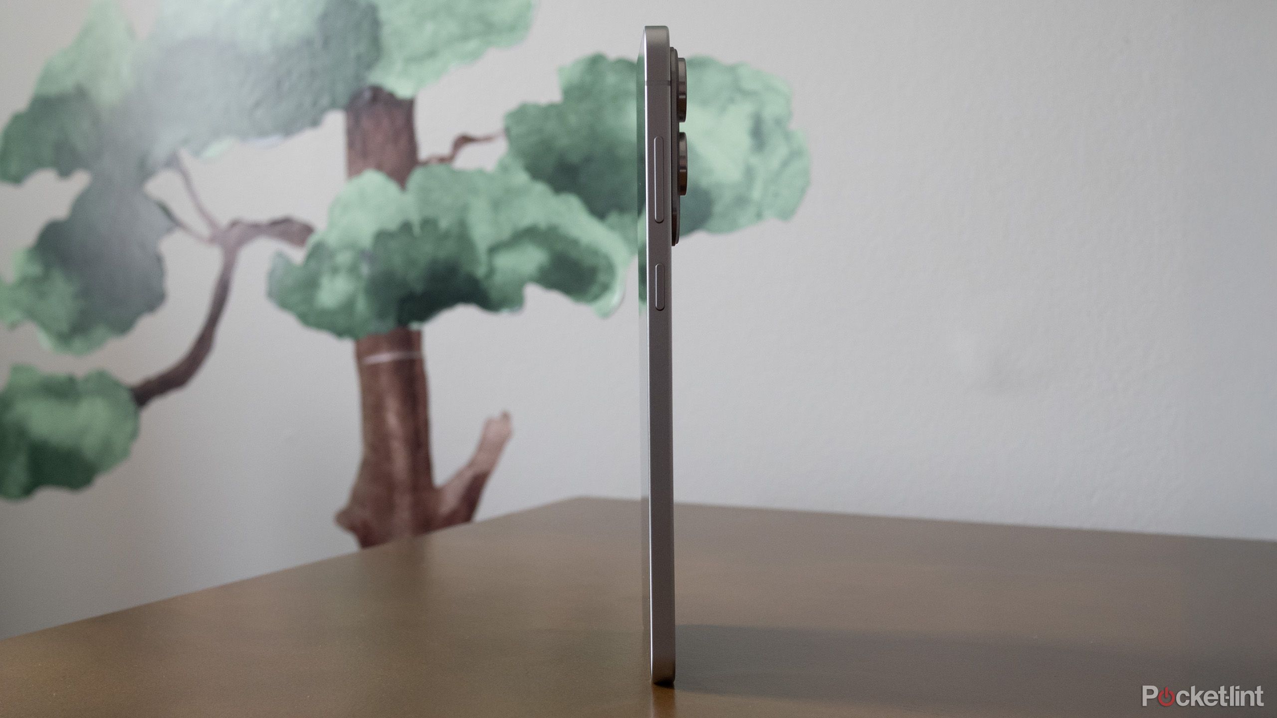 Galaxy S25 Edge side view