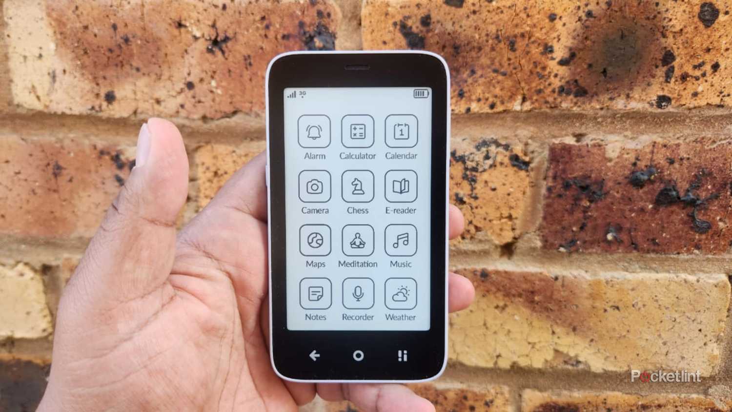 I tried this minimalist phone and it was a weird experience