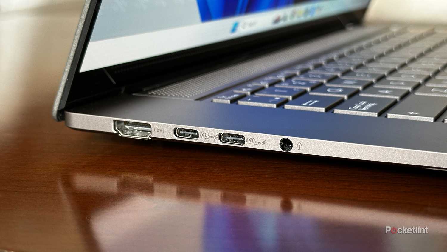 USB-C ports on Asus Windows 11 laptop.