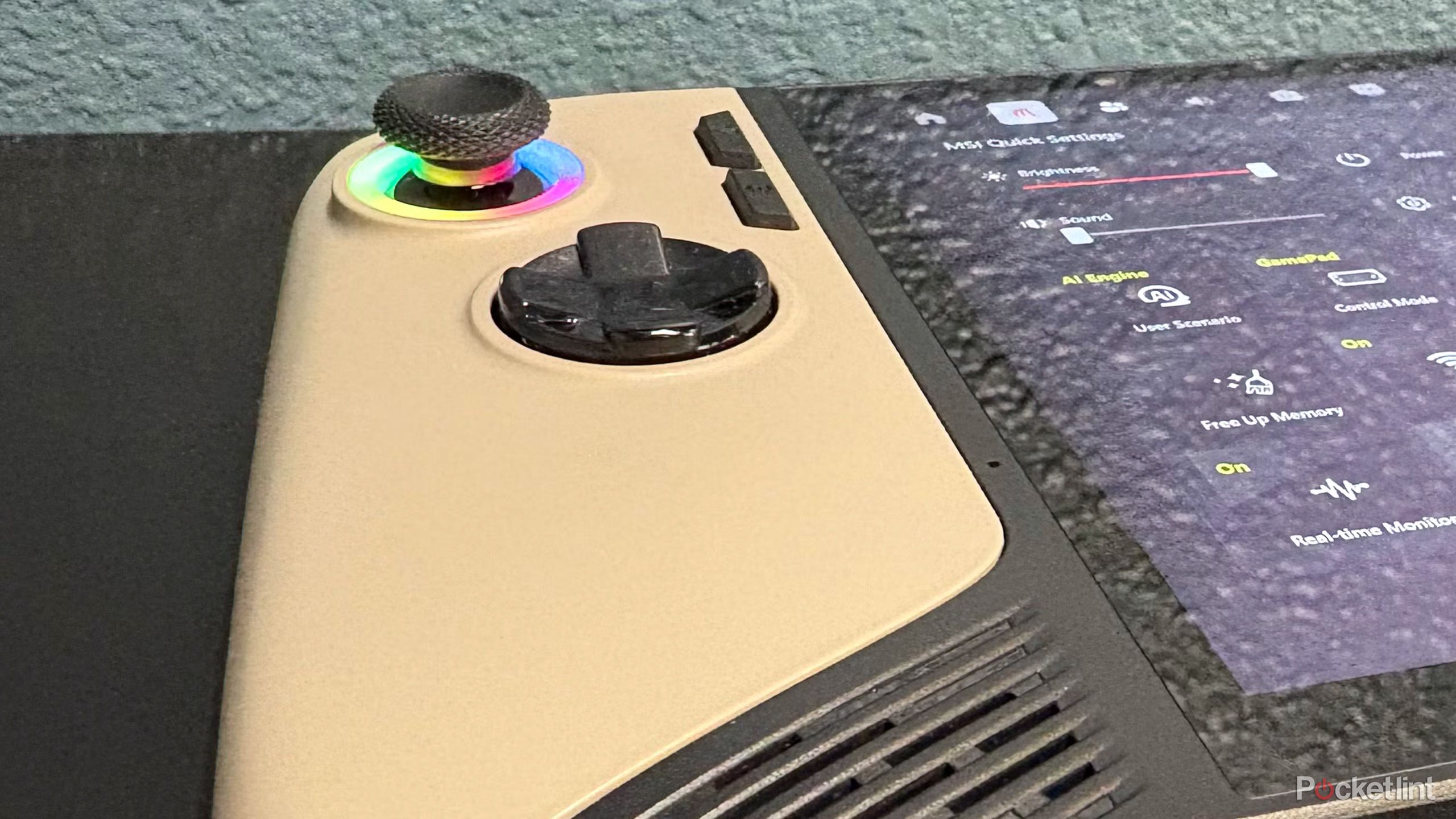 MSI Claw 8 AI+ joystick 