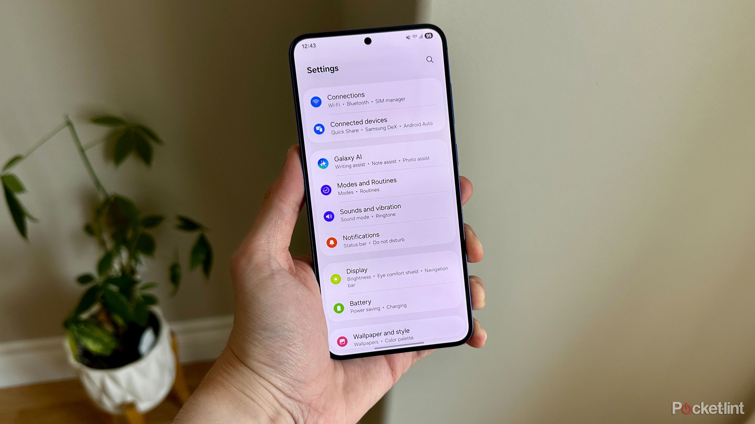 Settings menu on Galaxy S25+.