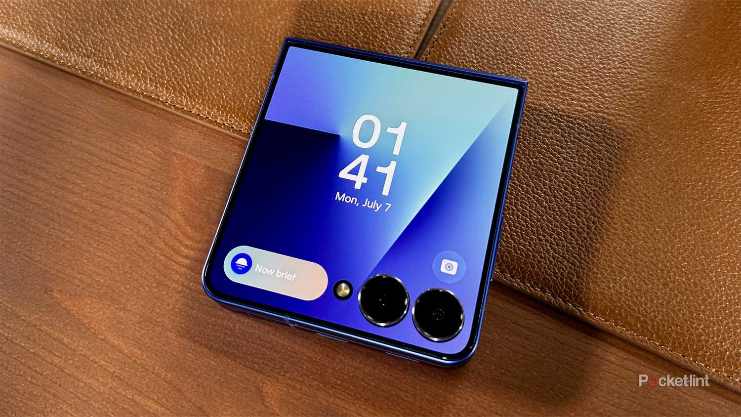 Samsung Galaxy Z Flip 7 on desk.