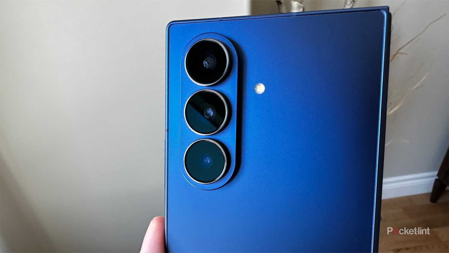 Galaxy Z Fold 7 camera.