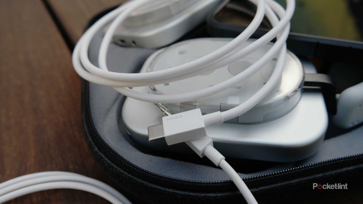 nothing-headphone-1-usb-c-cabe