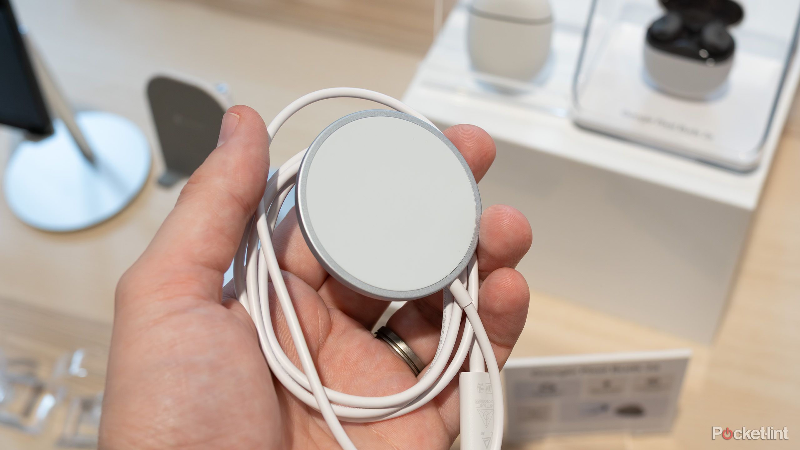 Getest: 'Pixelsnap'-laders maken Pixel 10 opladen makkelijker