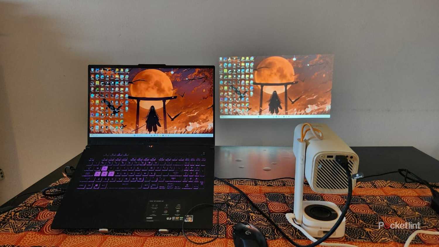 Using a projector as a monitor.