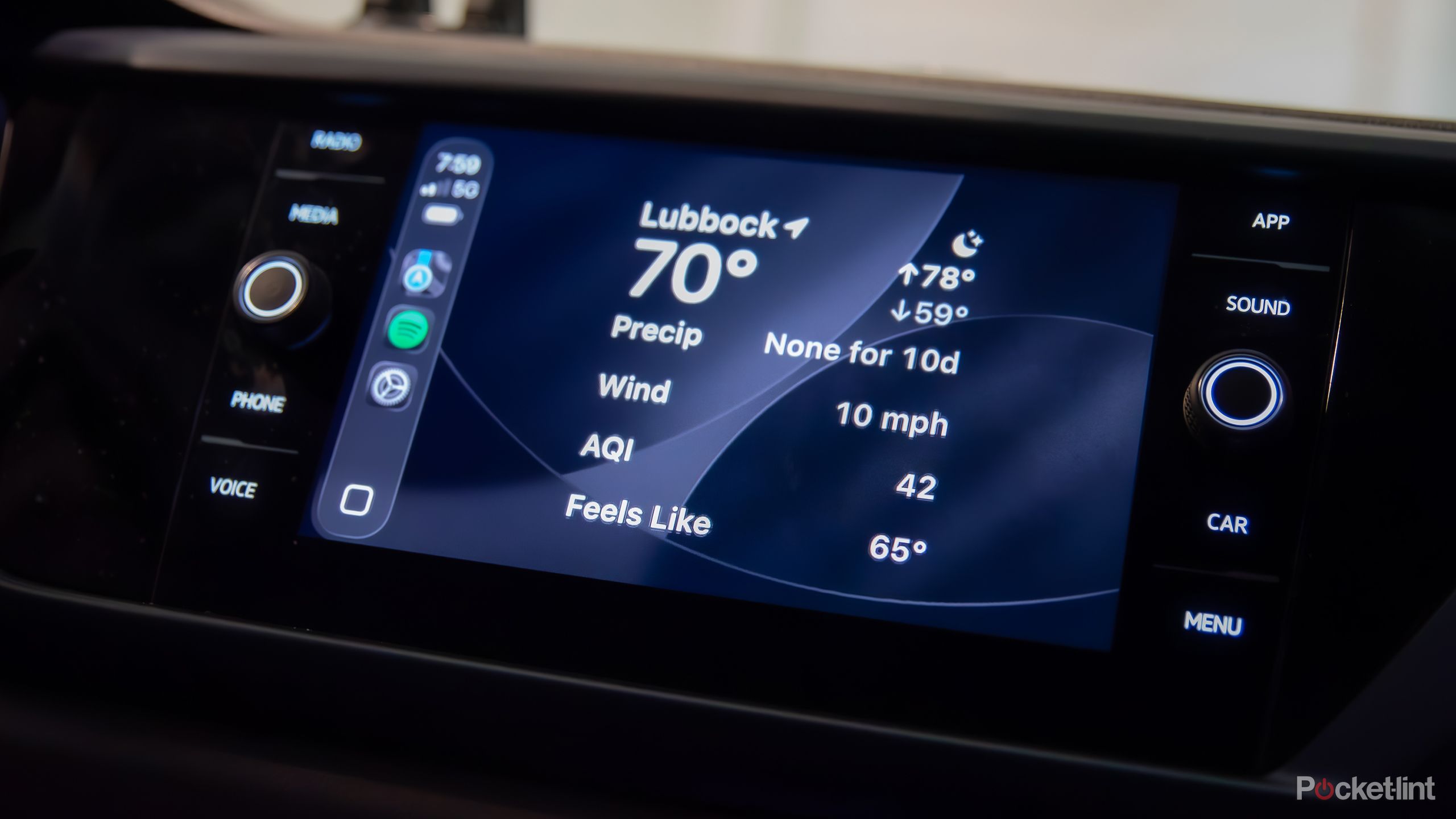 Apple CarPlay just quietly rolled out a game-changing new feature