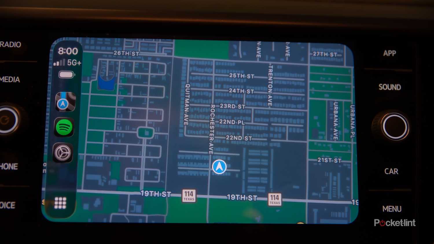 A still photo of Apple Maps displayed on Apple CarPlay iOS 26. 