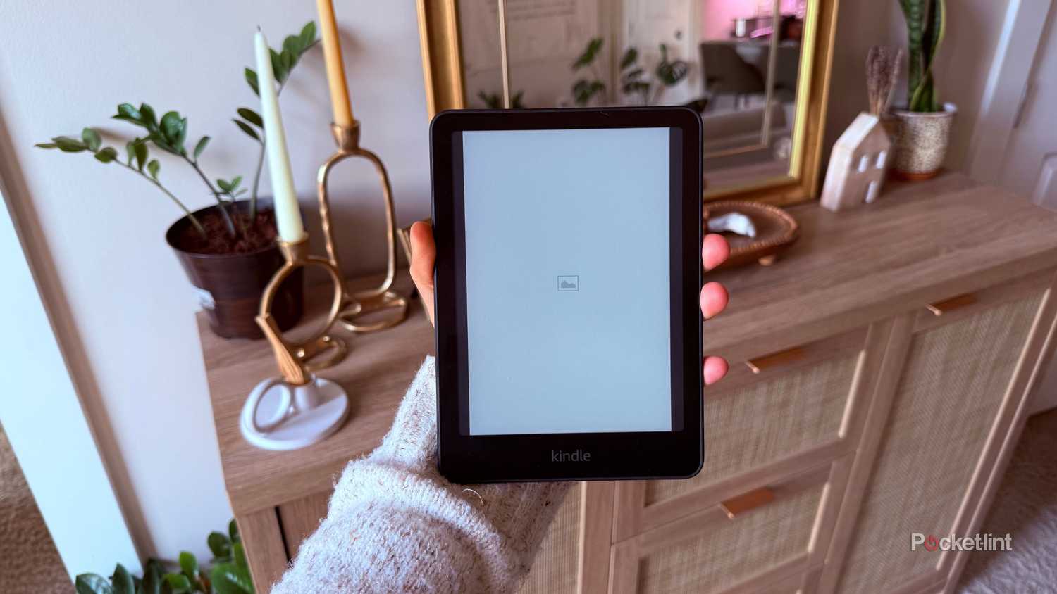 An error to load the cover of a book on a Kindle Paperwhite. 