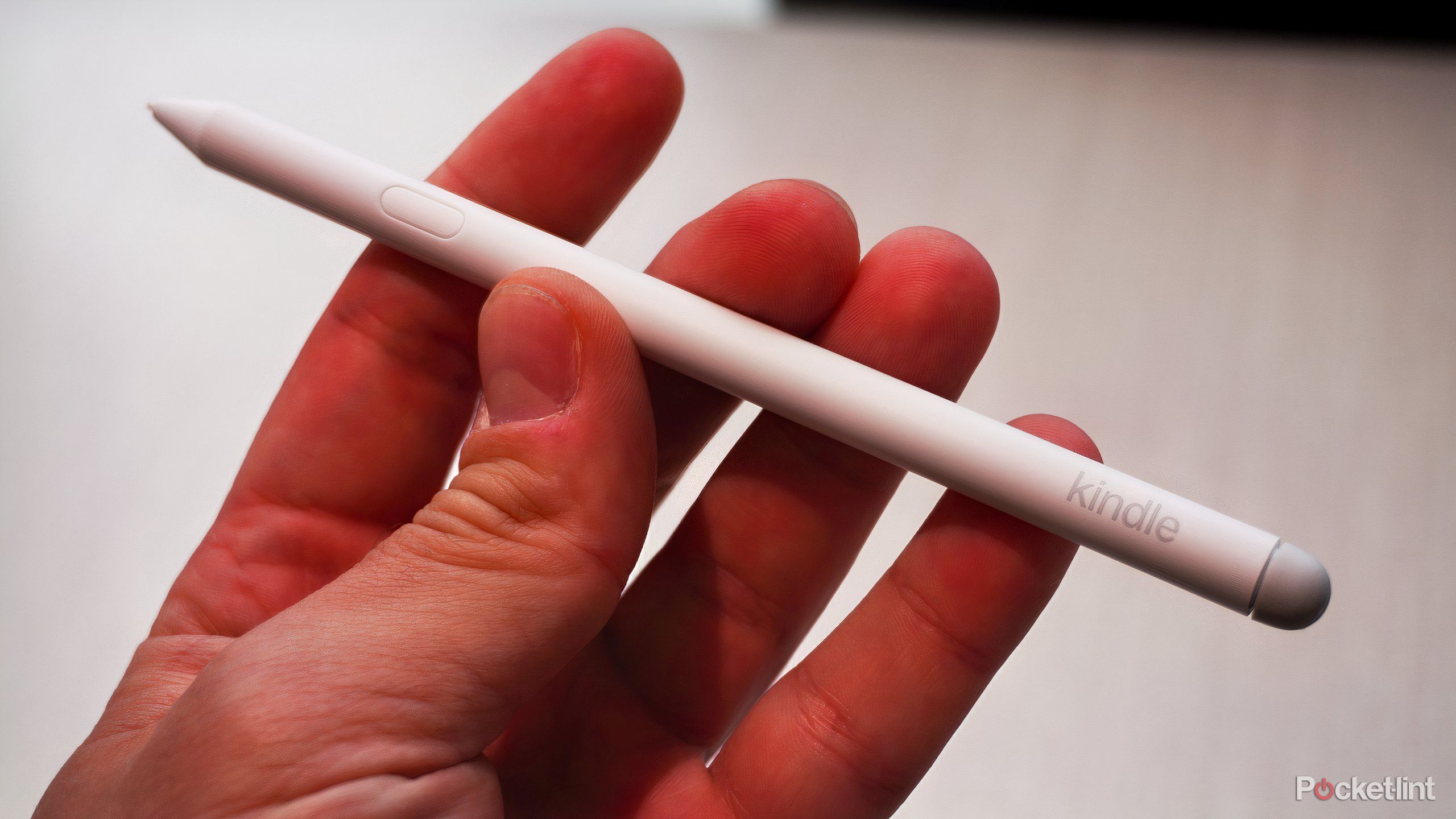 I tried the new Kindle Scribe Colorsoft and was shocked by one thing