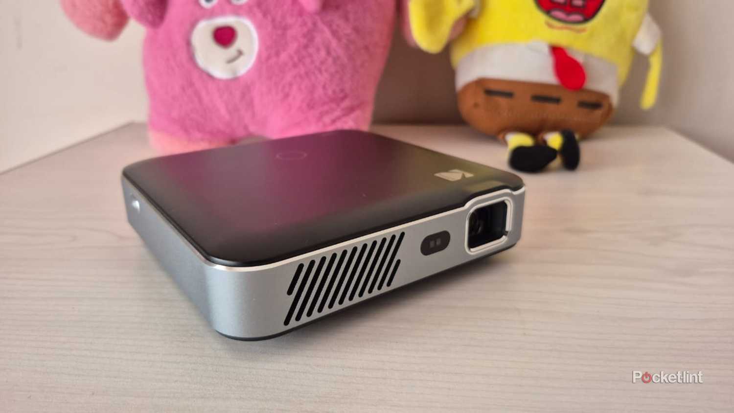 Kodak LUMA 500 projector front view.