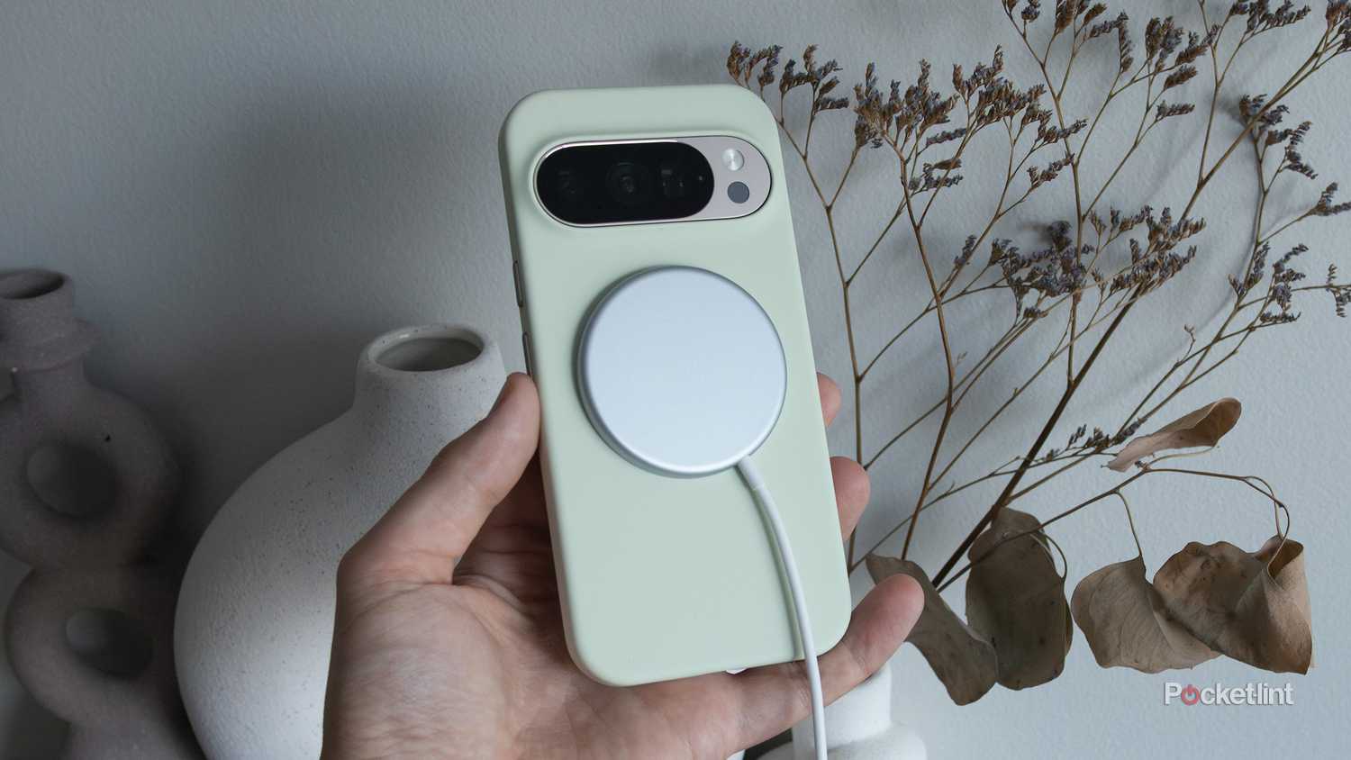 PixelSnap charger