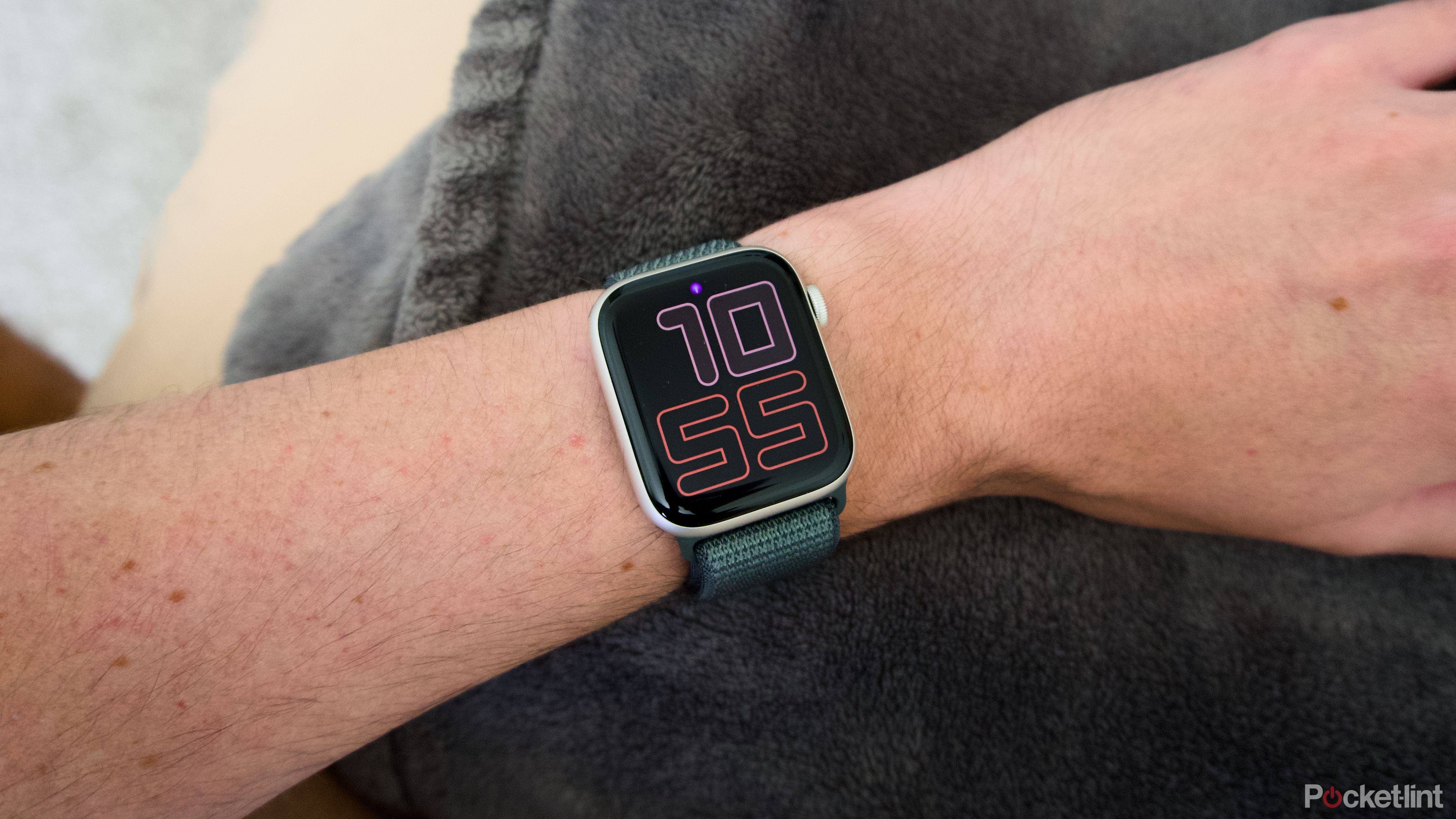 Why I upgraded to the cheaper Apple Watch SE instead of the - Main Image