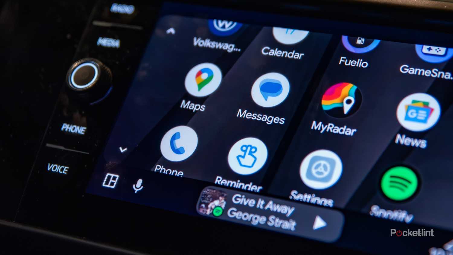 A still photo focussing on the Messages icon of the Android Auto app display.