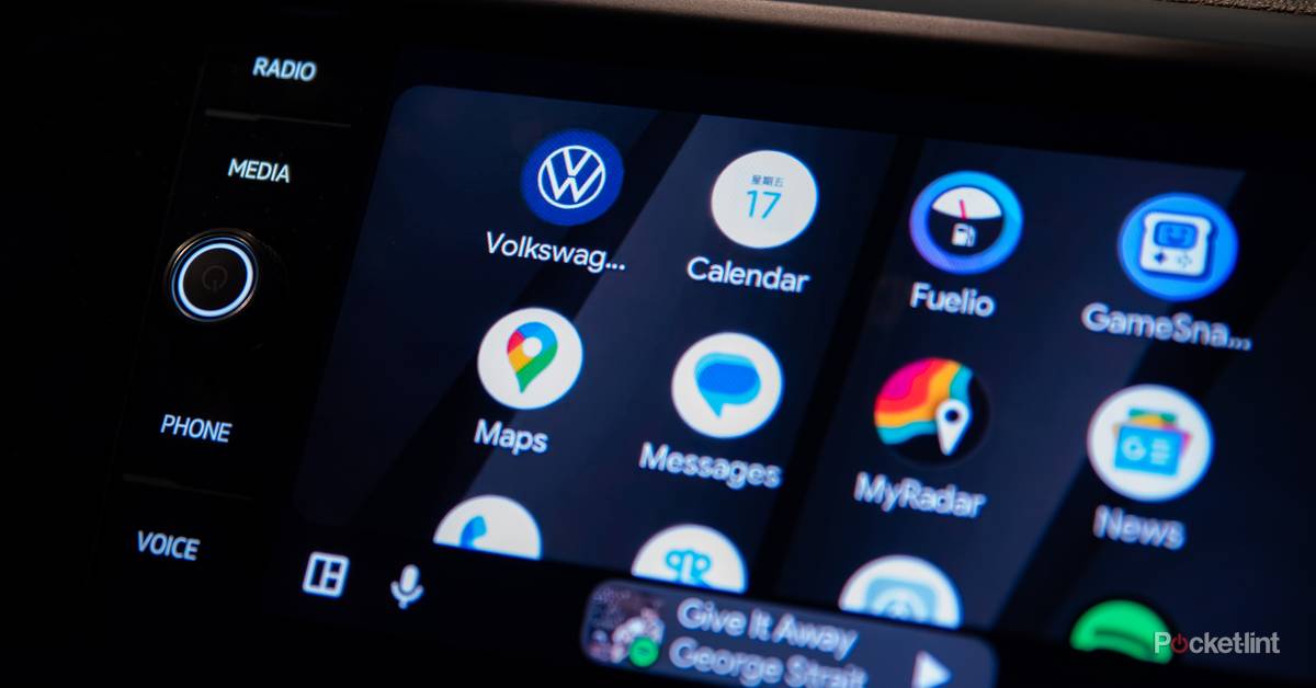 pocket-lint.com - Kelsey Fogarty - Android Auto is finally getting this missing Google Maps feature