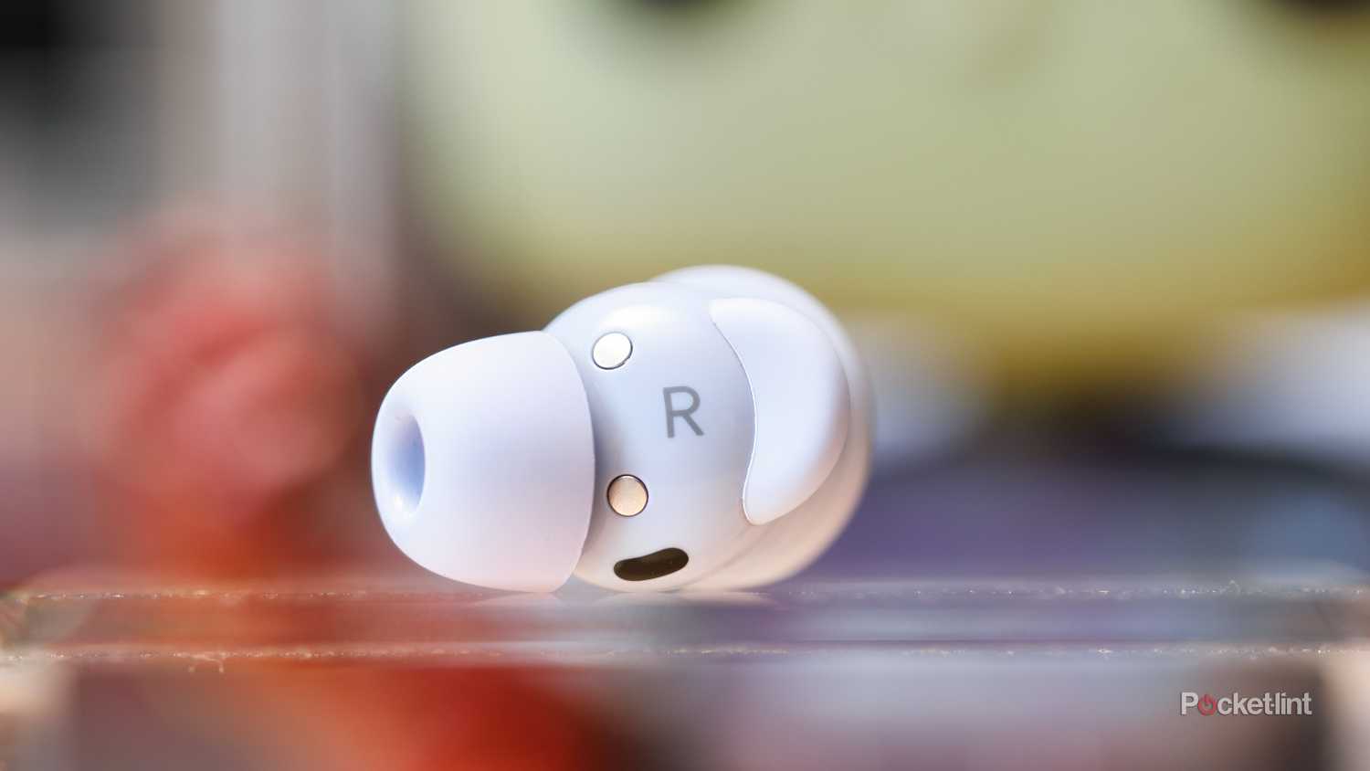 google-pixel-buds-2a-right-wing-front