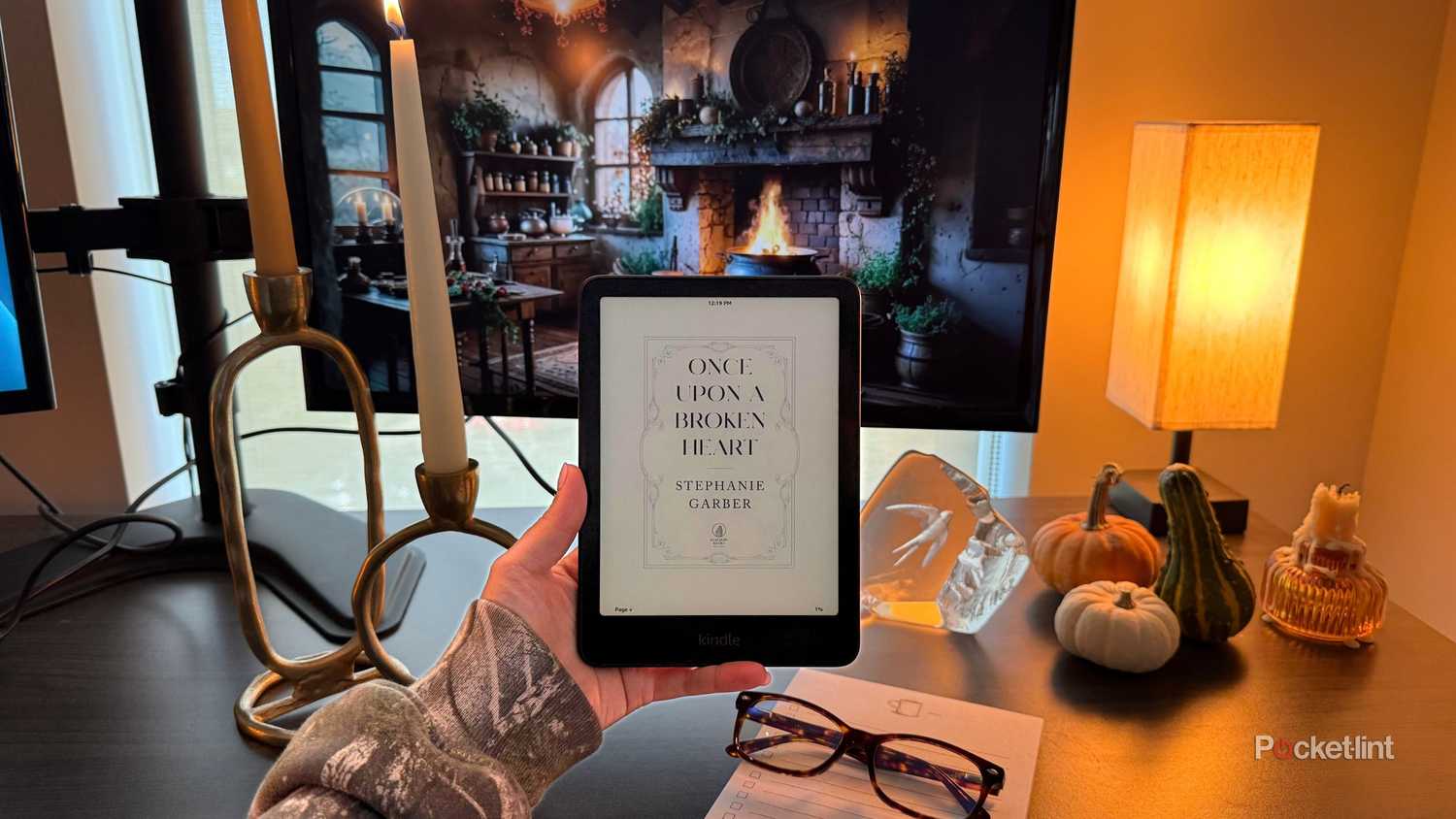 kindle-paperwhite-fall (1)