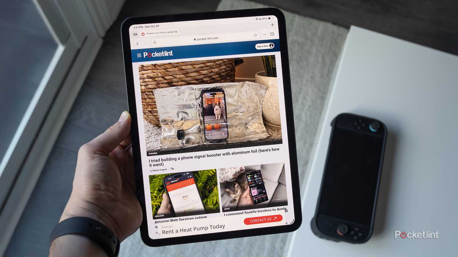 The M5 iPad Pro with Pocket-lint on it