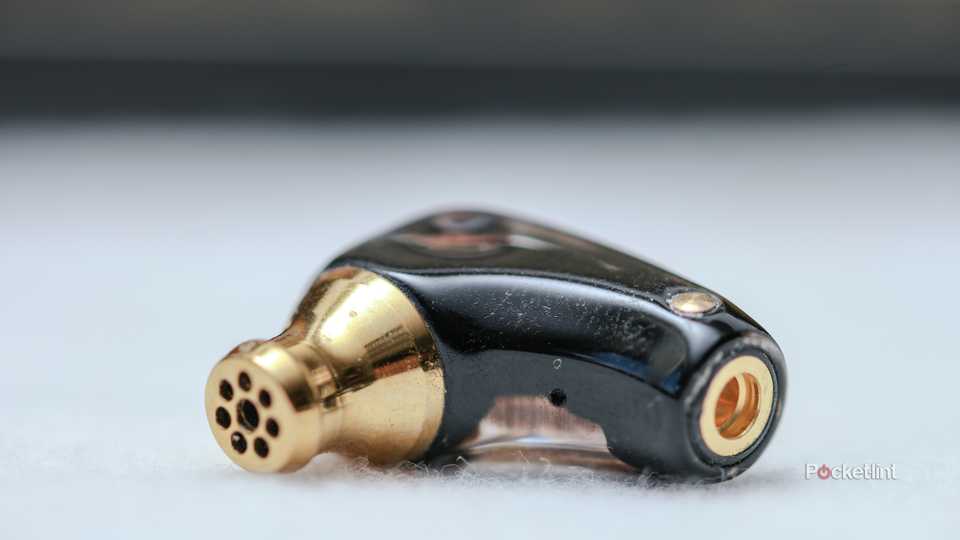 Campfire Audio Axion body front. 