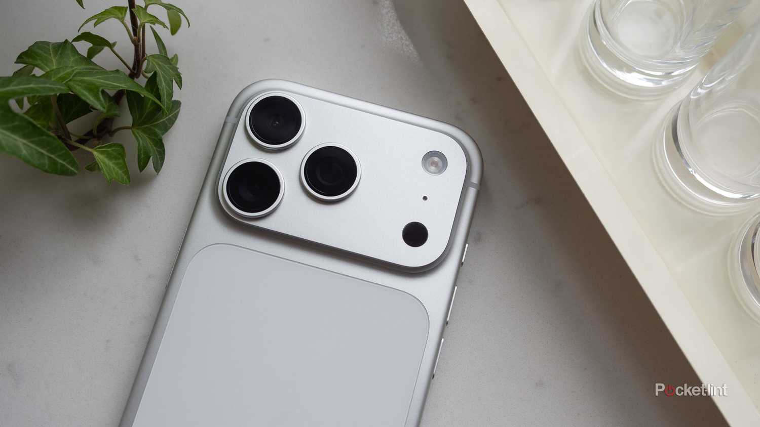 دوربین آیفون 16 پرو 