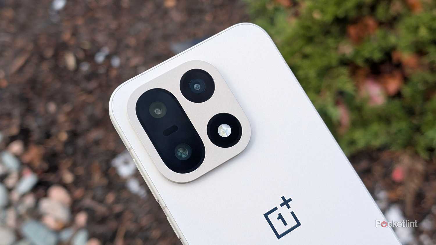 OnePlus 15 beauty shot 9