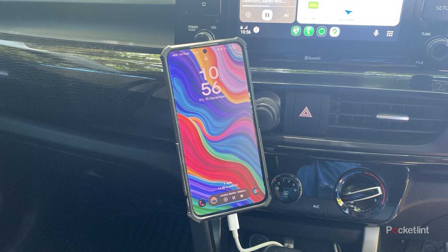 ESR Magnetic Car Charger with phone