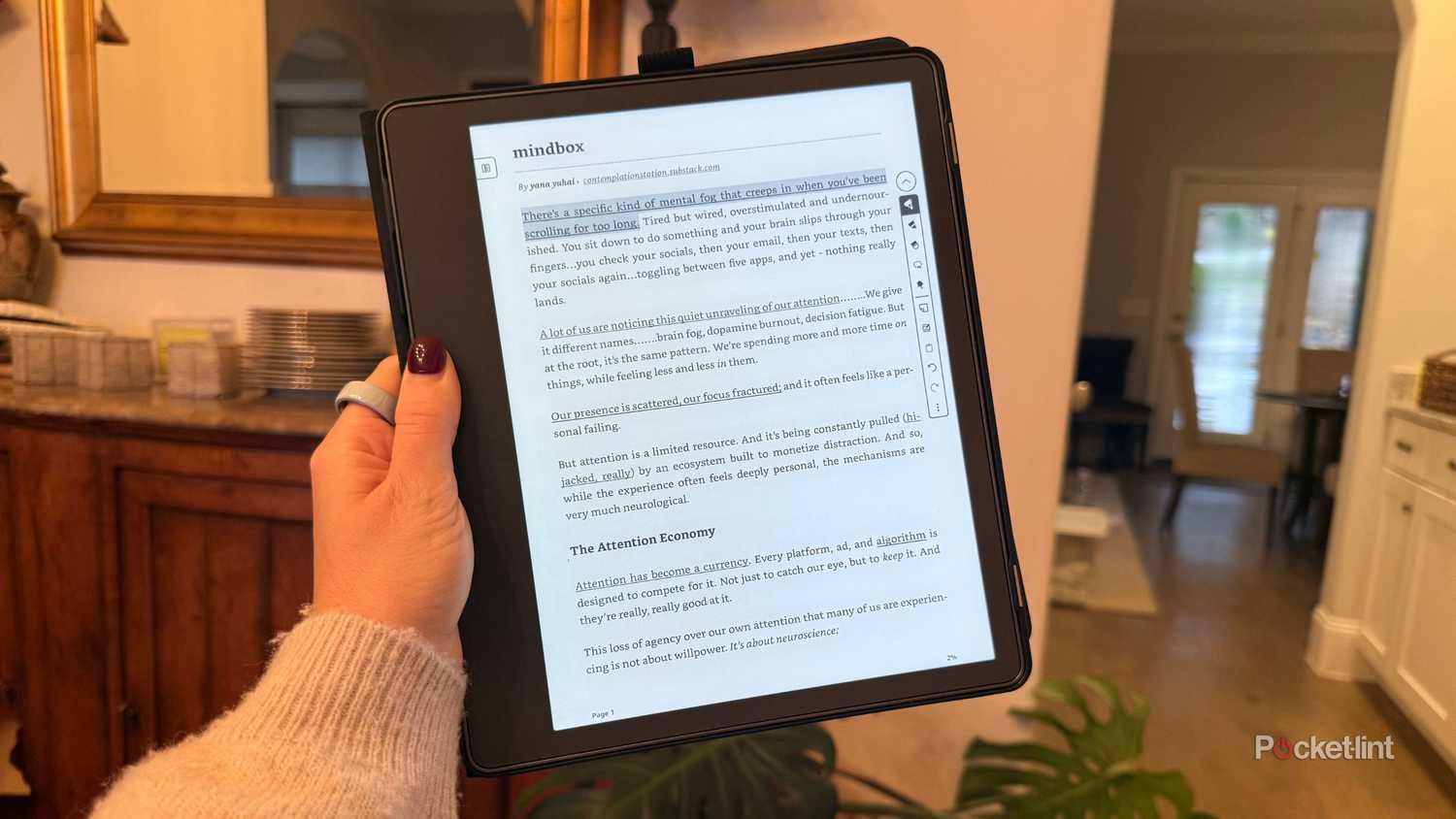 Article on a Kindle Scribe. 