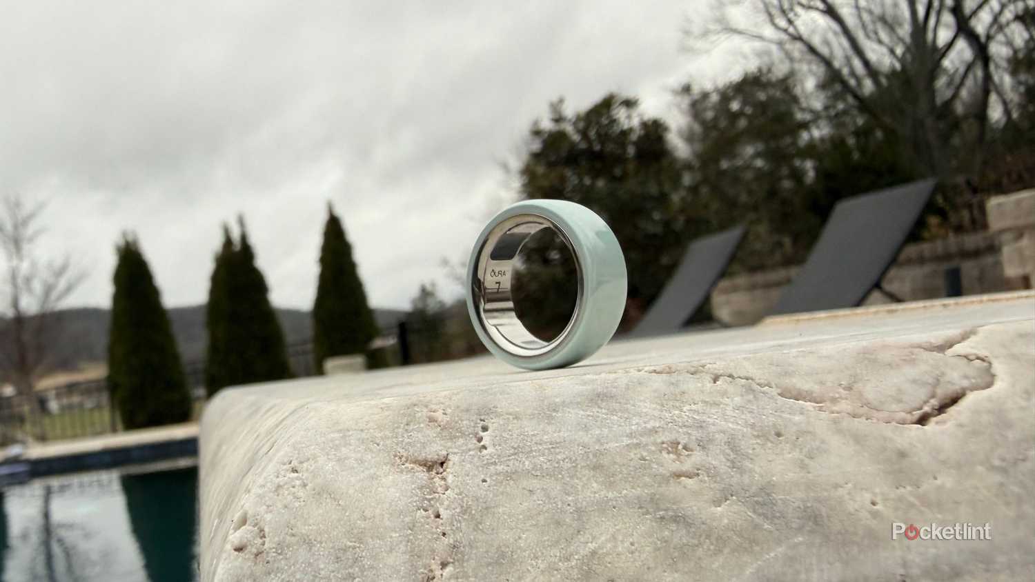 The Oura Ring 4 Ceramic in Tidal.