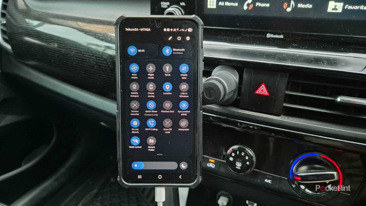 Smartphone night mode in a car