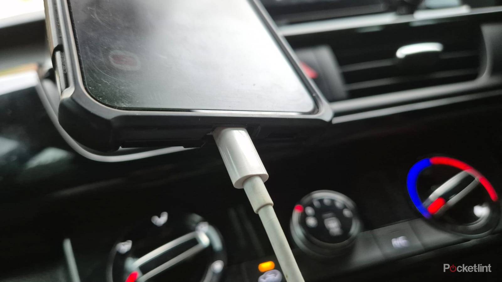 I found out why the fastest USB-C cables are painfully short I found out why the fastest USB-C cables are painfully short