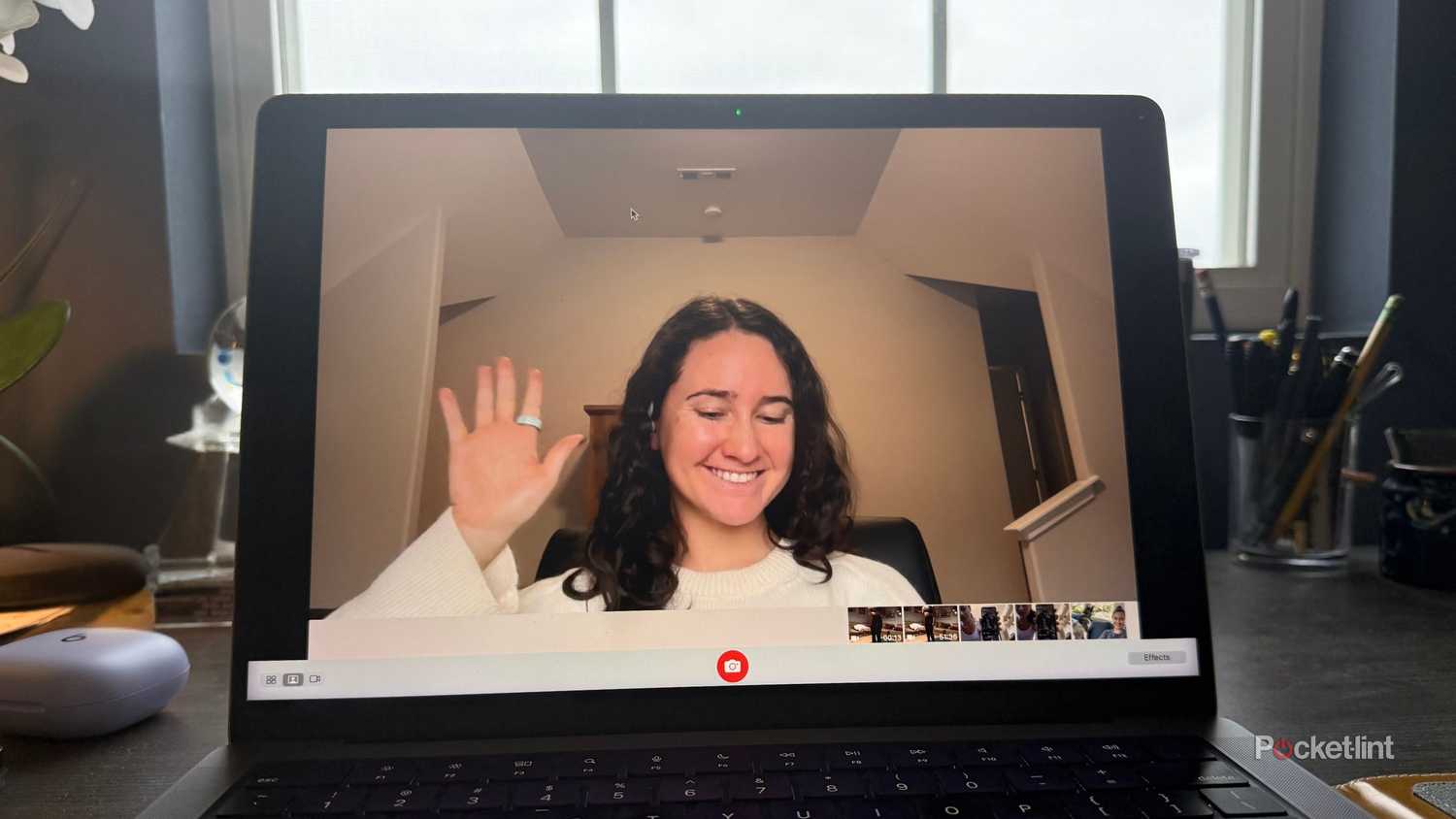 Waving on photobooth.